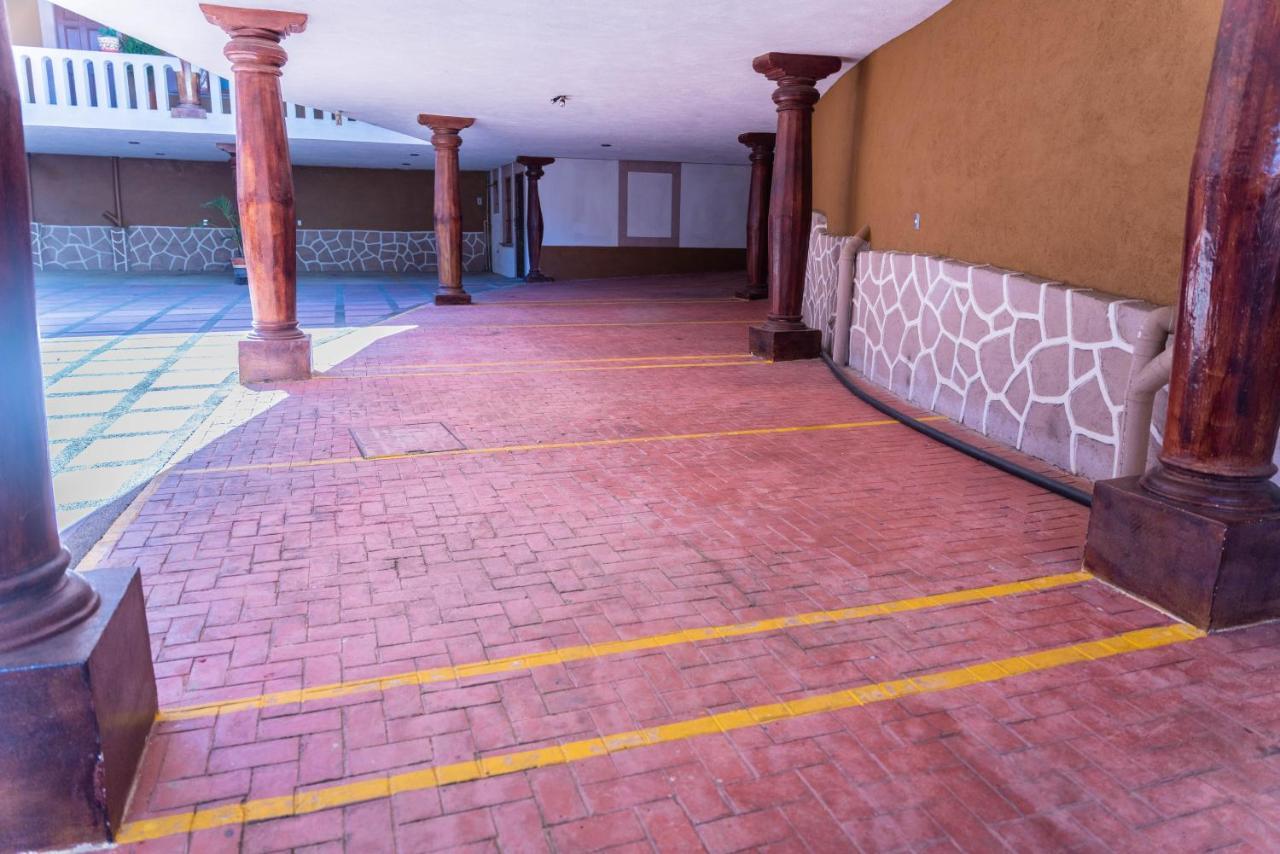 Casa Graciela Hotel Пацкуаро Экстерьер фото