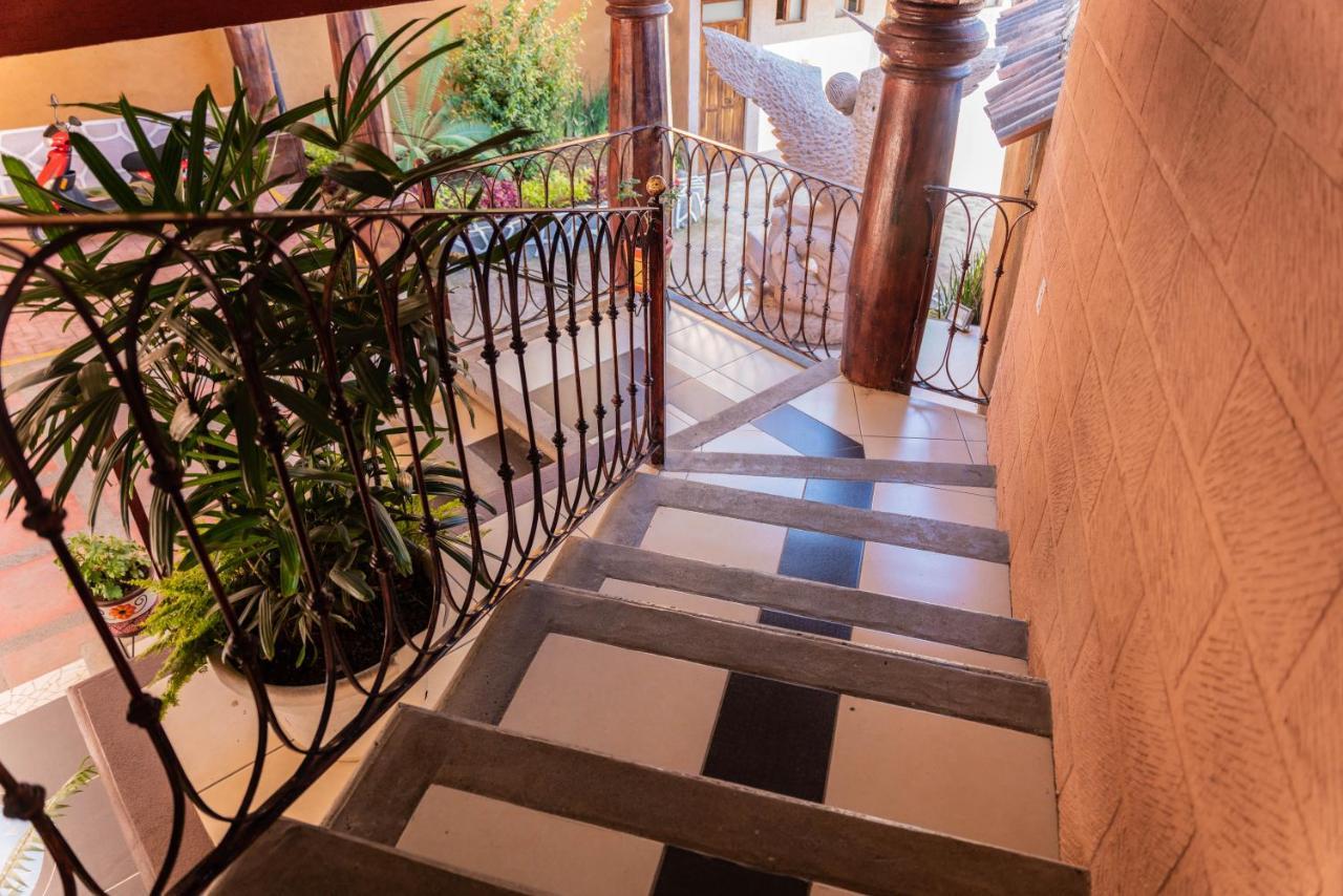 Casa Graciela Hotel Пацкуаро Экстерьер фото