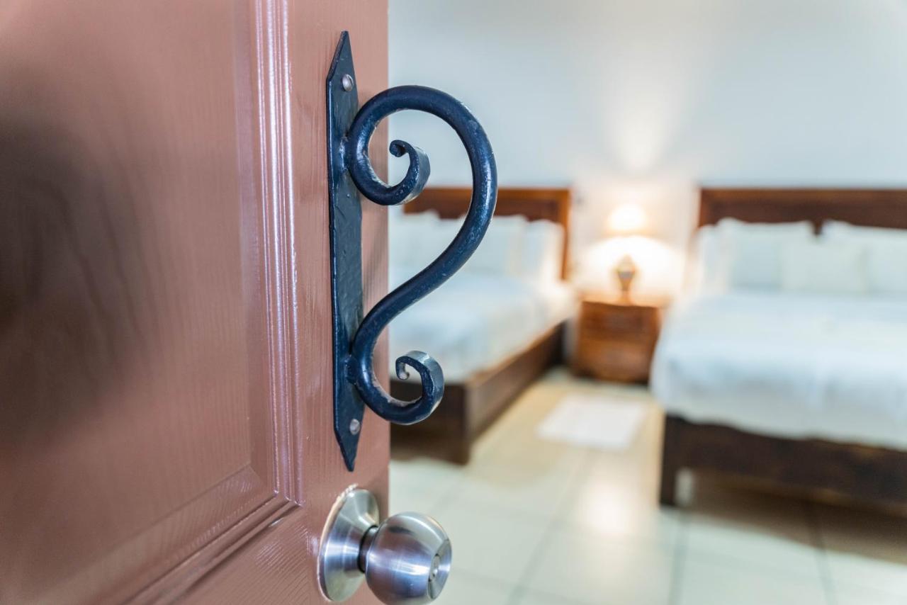 Casa Graciela Hotel Пацкуаро Экстерьер фото
