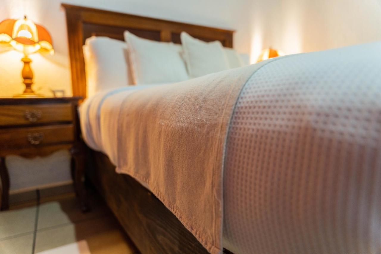 Casa Graciela Hotel Пацкуаро Экстерьер фото
