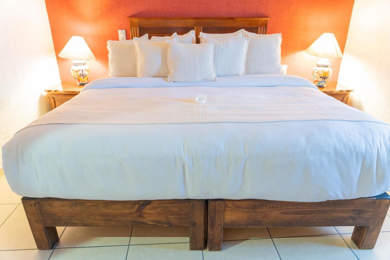 Casa Graciela Hotel Пацкуаро Экстерьер фото
